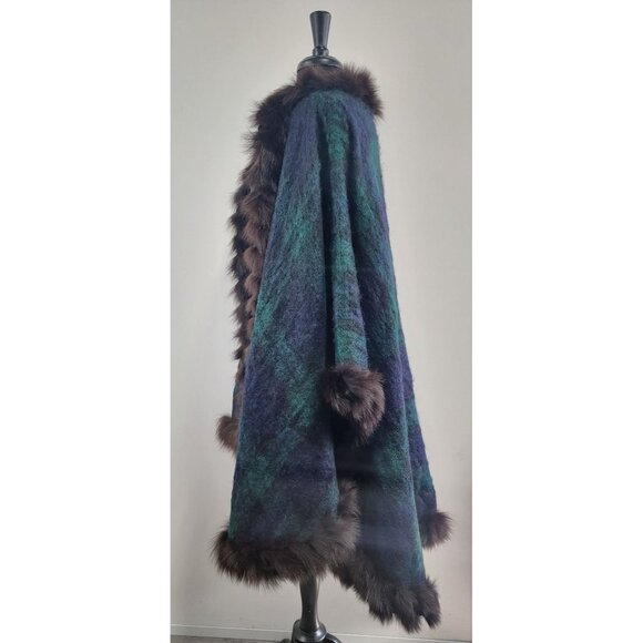 Yves Saint Laurent Vintage Poncho - Picture 3 of 9